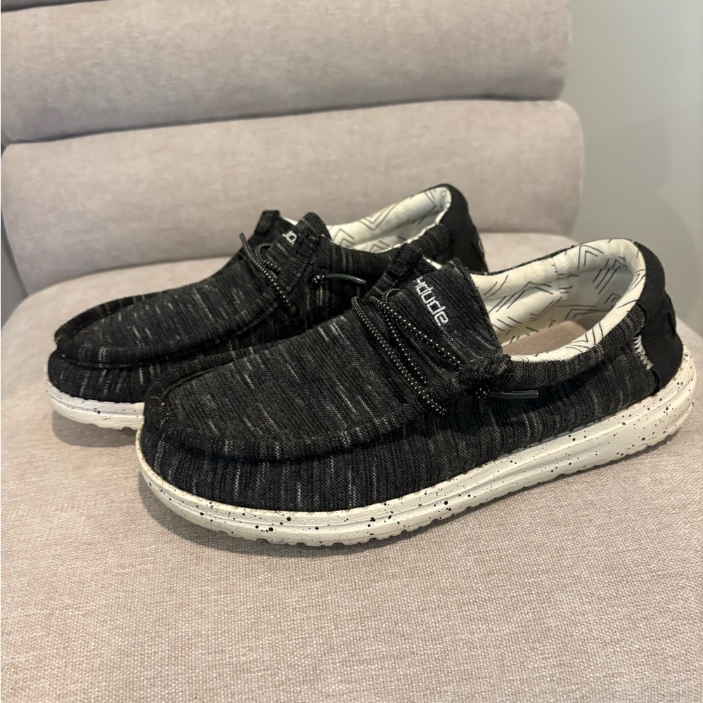 Hey Dude Wally Black Slip-On Shoes Youth Size 6